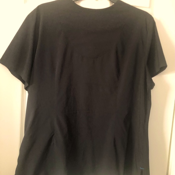Women’s scrub top - Picture 2 of 2